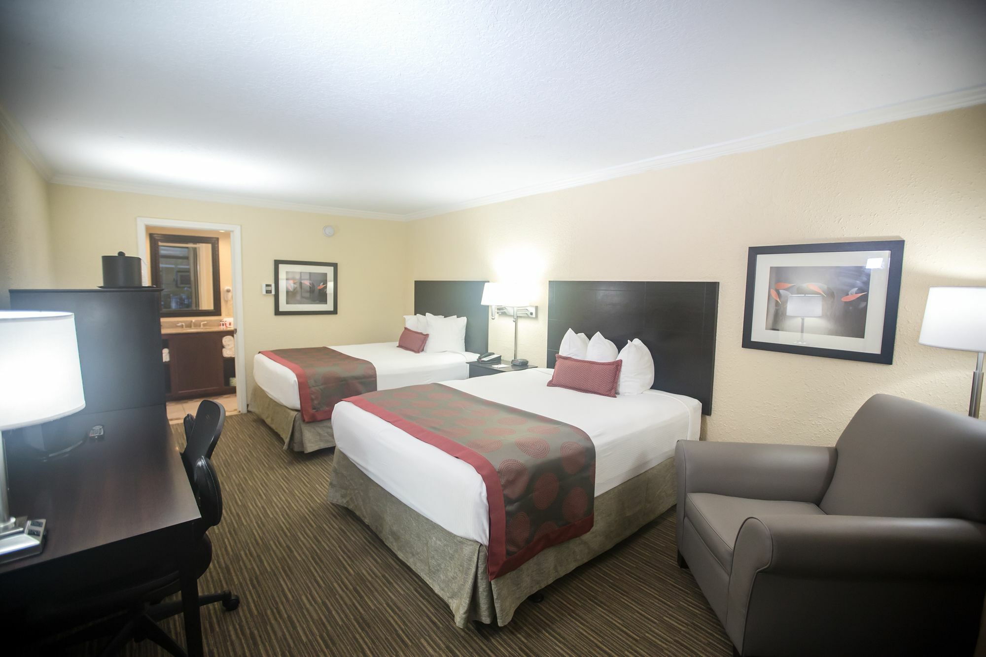 รามาดา โฮเต็ล แอนด์ คอนเฟอเรนซ์ เซ็นเตอร์ บาย วินด์แฮม แจ็คสันวิลล์ Hotel แจ็กสันวิลล์ ภายนอก รูปภาพ