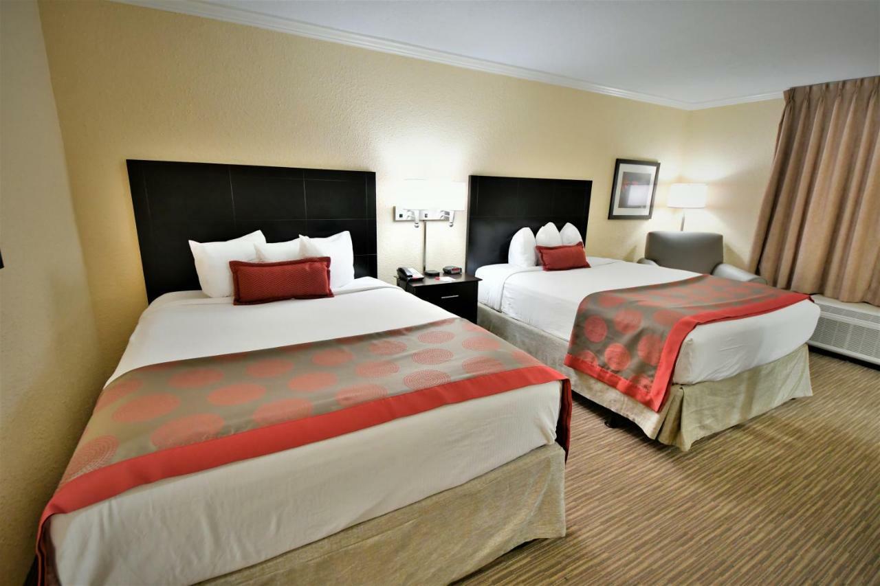 รามาดา โฮเต็ล แอนด์ คอนเฟอเรนซ์ เซ็นเตอร์ บาย วินด์แฮม แจ็คสันวิลล์ Hotel แจ็กสันวิลล์ ภายนอก รูปภาพ